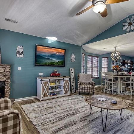 The Mason Jar, Hot Tub, Wifi, 1089 Free Tickets Each Paid Day, Dollywood And More! Pigeon Forge Exterior foto