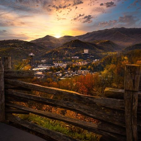The Mason Jar, Hot Tub, Wifi, 1089 Free Tickets Each Paid Day, Dollywood And More! Pigeon Forge Exterior foto